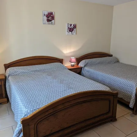 Charentais Spacieux Et Confortable à - Fr-1-653-208 Vindelle