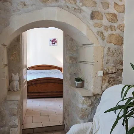 Charentais Spacieux Et Confortable à - Fr-1-653-208 *